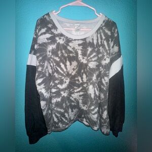 Livi Active Gray Tie-Dye Shirt